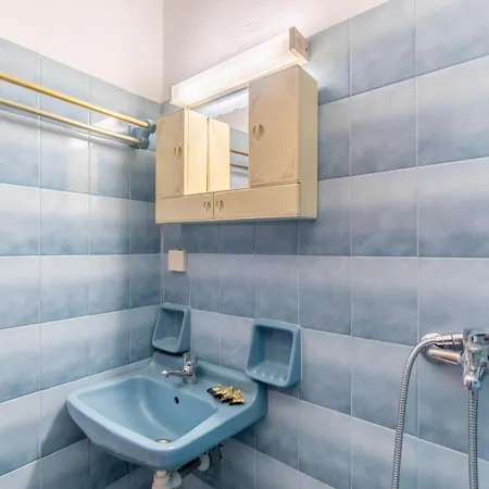 Mires House Side First Floor 7 Apartament