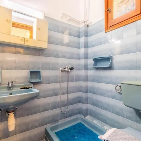 Mires House Side First Floor 7 Apartament